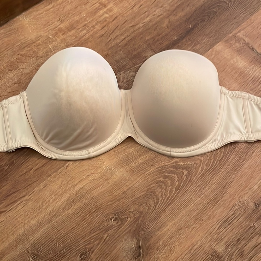 FRUIT OF THE LOOM STRAPLESS BRA